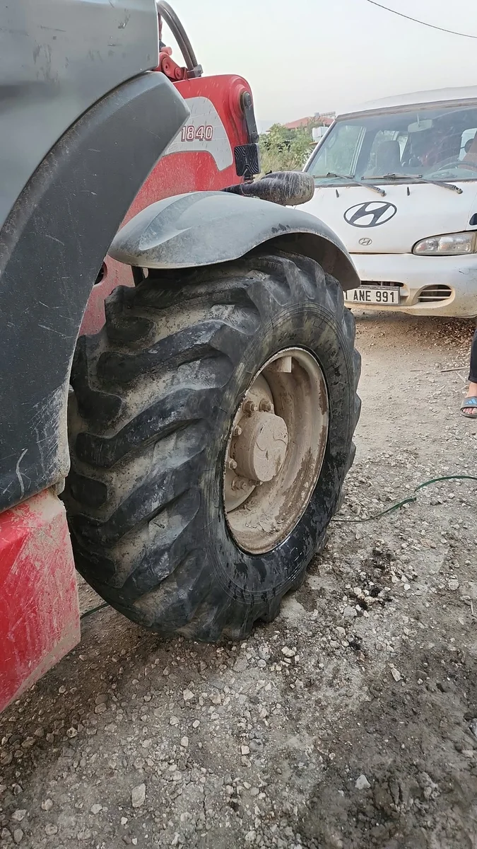 Otomobil Yerinde Stepne Değişimi ve Basınç Ayarı